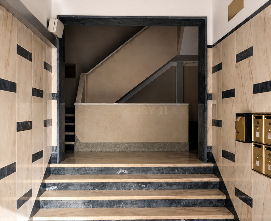 Apartamento T3 Central Almada Remodelado - Image 10