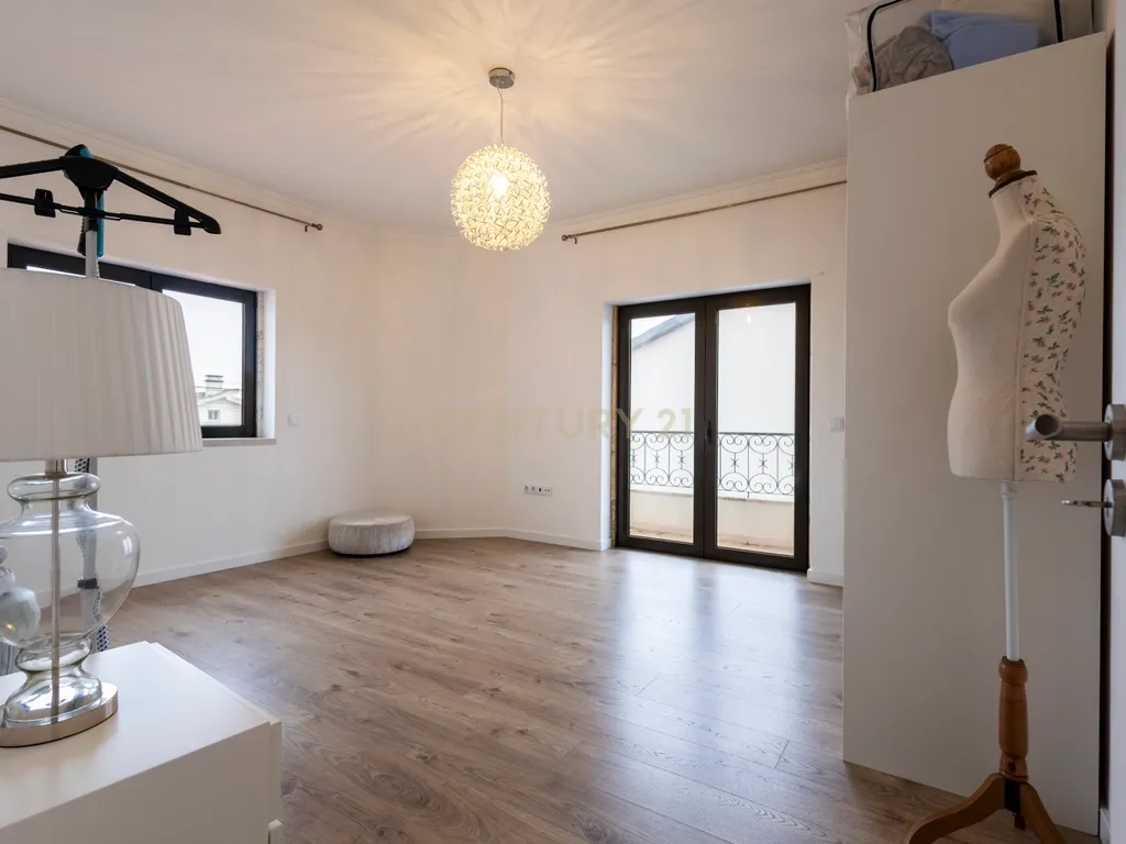 Moradia de Sonho na Charneca da Caparica – Elegância, Conforto e Localização Privilegiada - Image 74