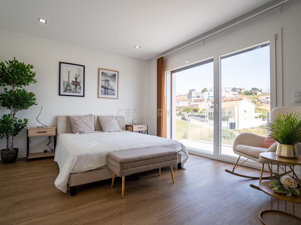🌅 Moradia Nova com Vista Tejo, Piscina e Terraço Panorâmico a Poucos Minutos de Lisboa - Image 27