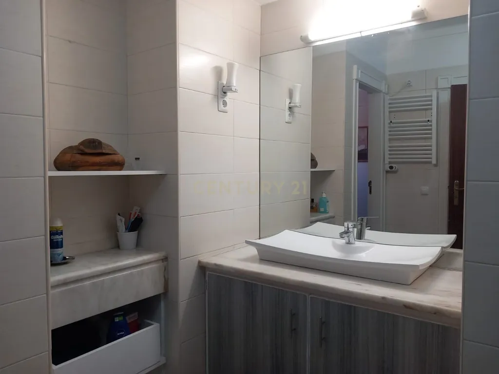 Apartamento T4 no Centro de Alverca do Ribatejo - Image 12