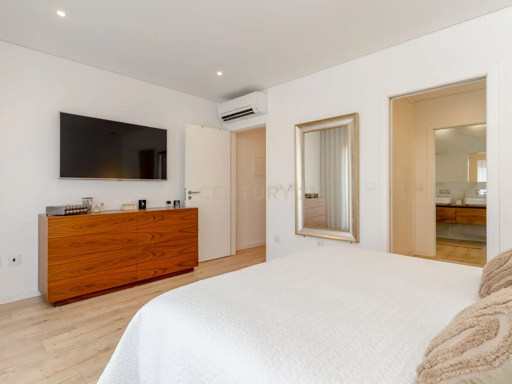 Moradia T4 Térrea de excelência com piscina e casa independente de 50m2 | Quinta da Marquesa - Image 27