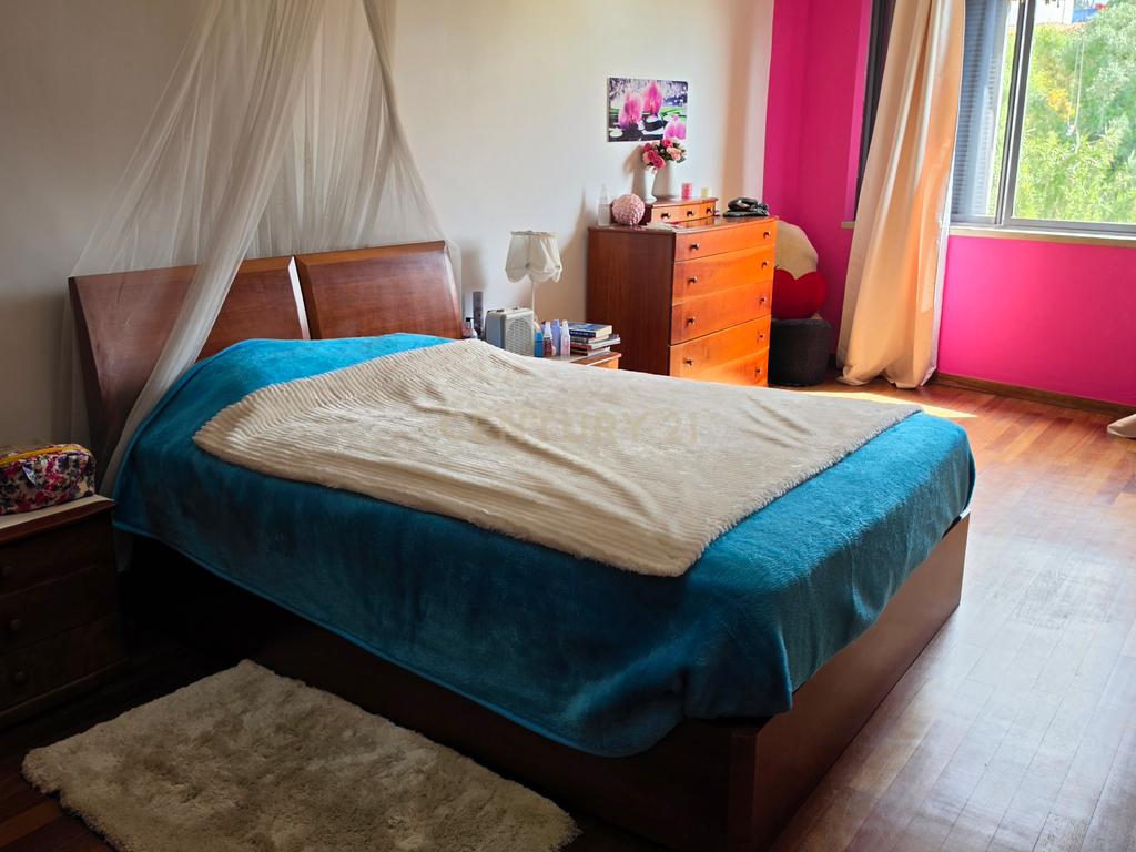 Apartamento Duplex T5 no centro de Palmela - Image 15