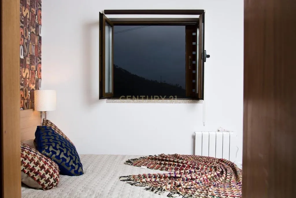 Magnífica Propriedade com 3 Apartamentos no Gerês ,Vista Rio - Image 11