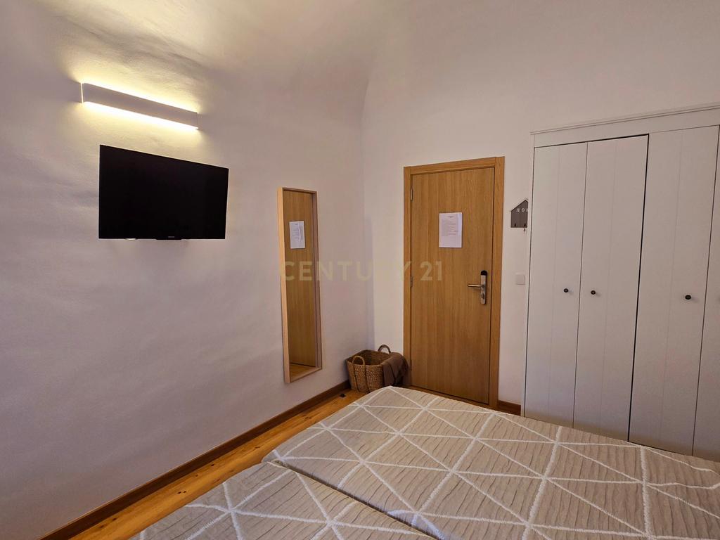 Moradia T6 Duplex no Centro Histórico de Évora – Ideal para Alojamento Local ou Arrendamento Estudantil - Image 45