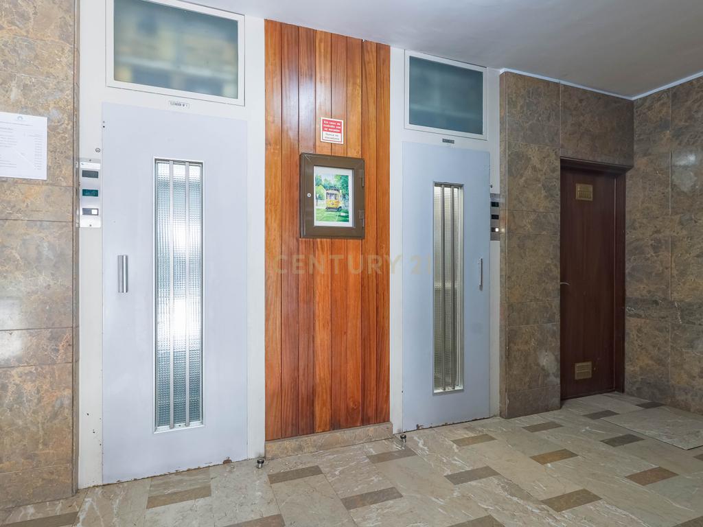 Apartamento T4 com Elevador e Vistas Deslumbrantes em Matosinhos Sul - Image 27