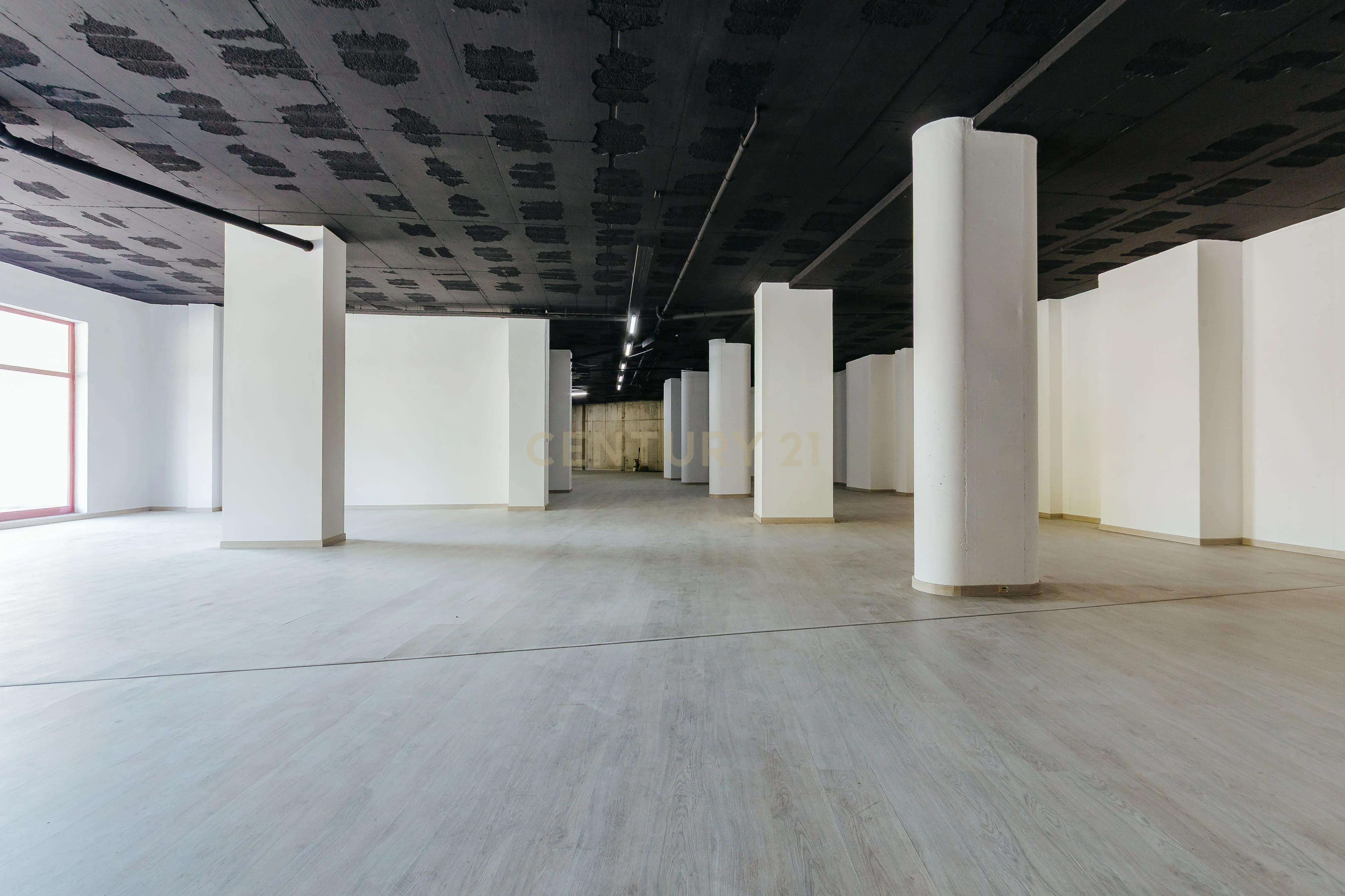 Fotografia 2 de Armazém / Espaço Comercial para Venda – Barcarena, Oeiras