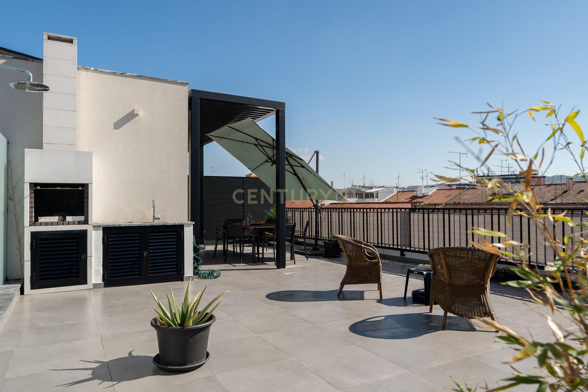 Apartamento T3+1 duplex, com terraço e estacionamento, no centro da cidade de Torres Vedras - Image 63
