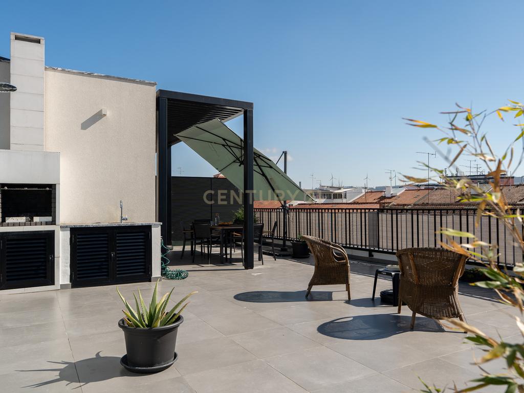 Apartamento T3+1 duplex, com terraço e estacionamento, no centro da cidade de Torres Vedras - Image 63