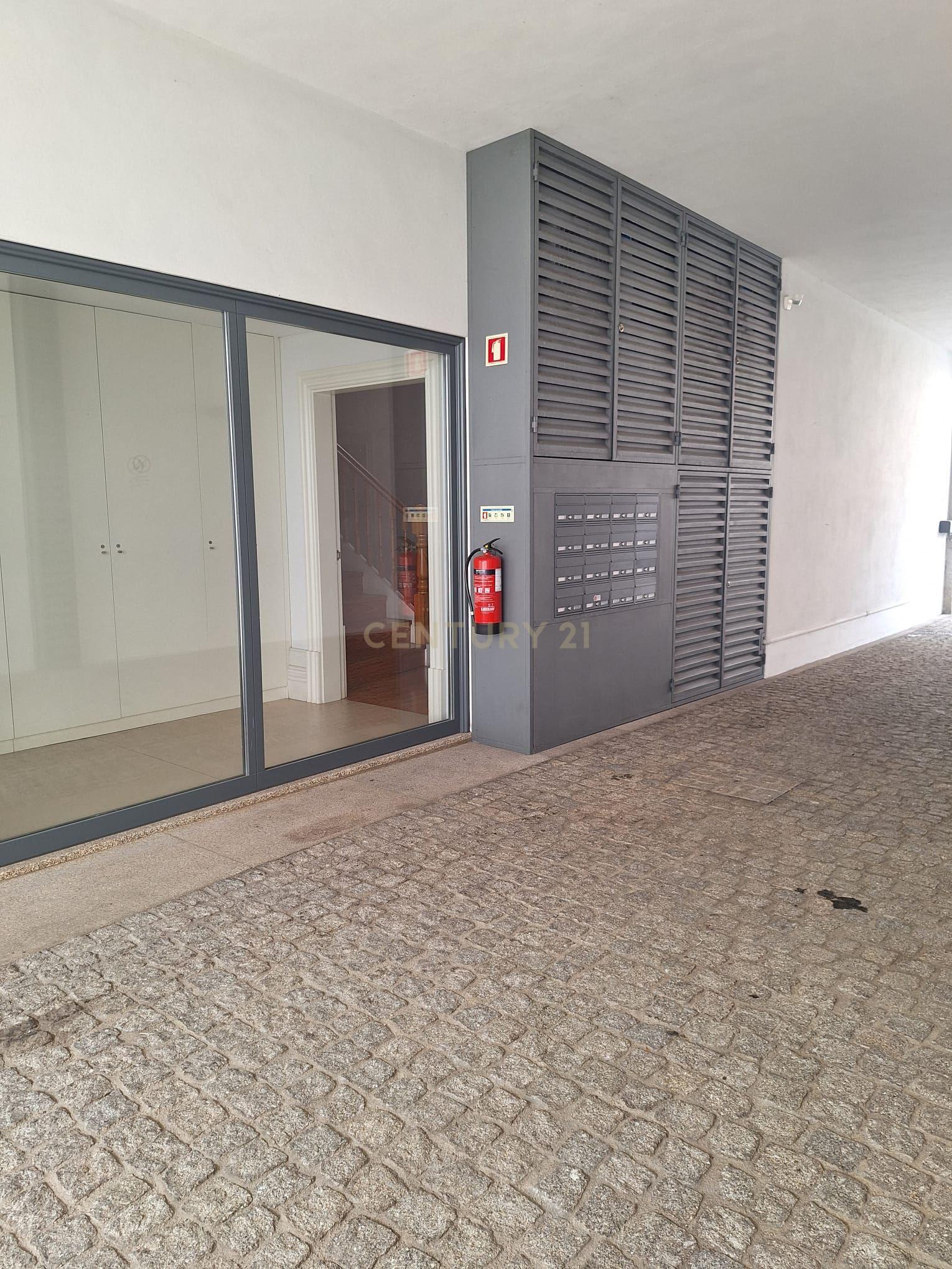 Apartamento T2 moderno na Rua do Bonfim, Porto. - Image 9