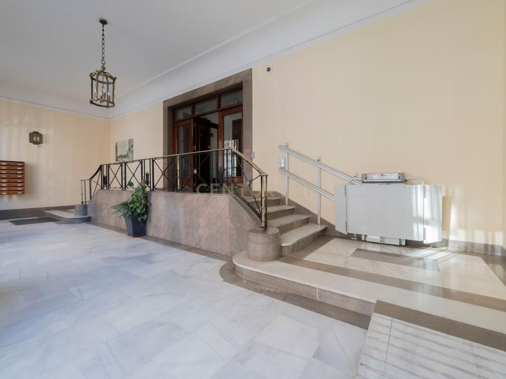 Luxuoso Apartamento T5 com Vista Panorâmica em Madrid - Image 29