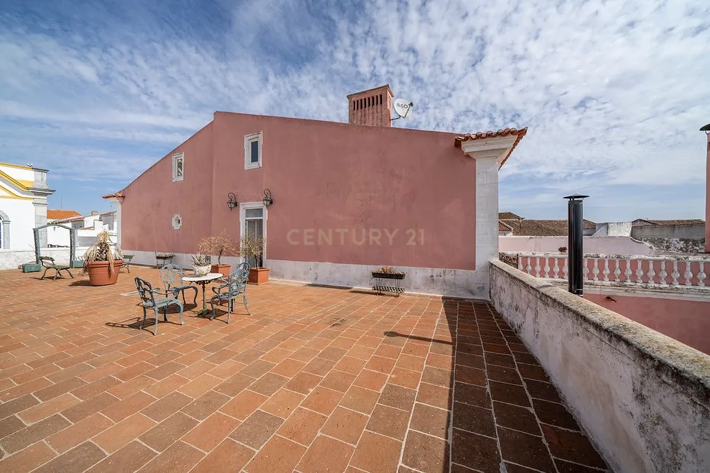 Casa Senhorial do Sec XIX no coração de Ferreira do Alentejo - Image 29
