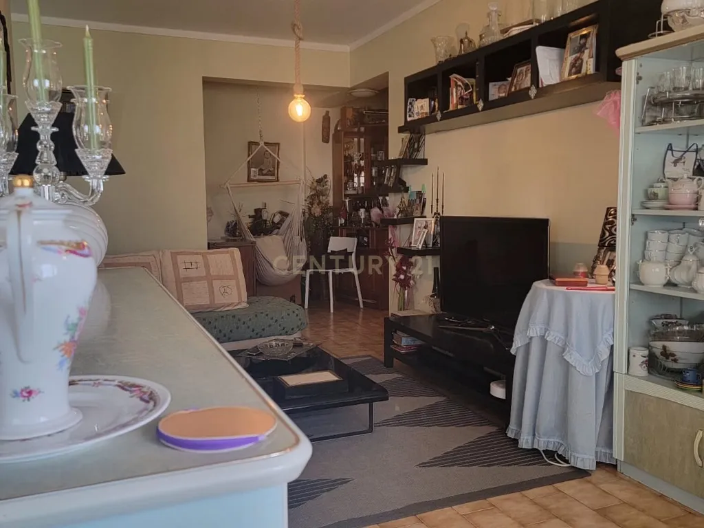 A 15 Minutos de Lisboa e das Praias: Descubra Este T3 com suíte e duas varandas em São Marcos - Image 10