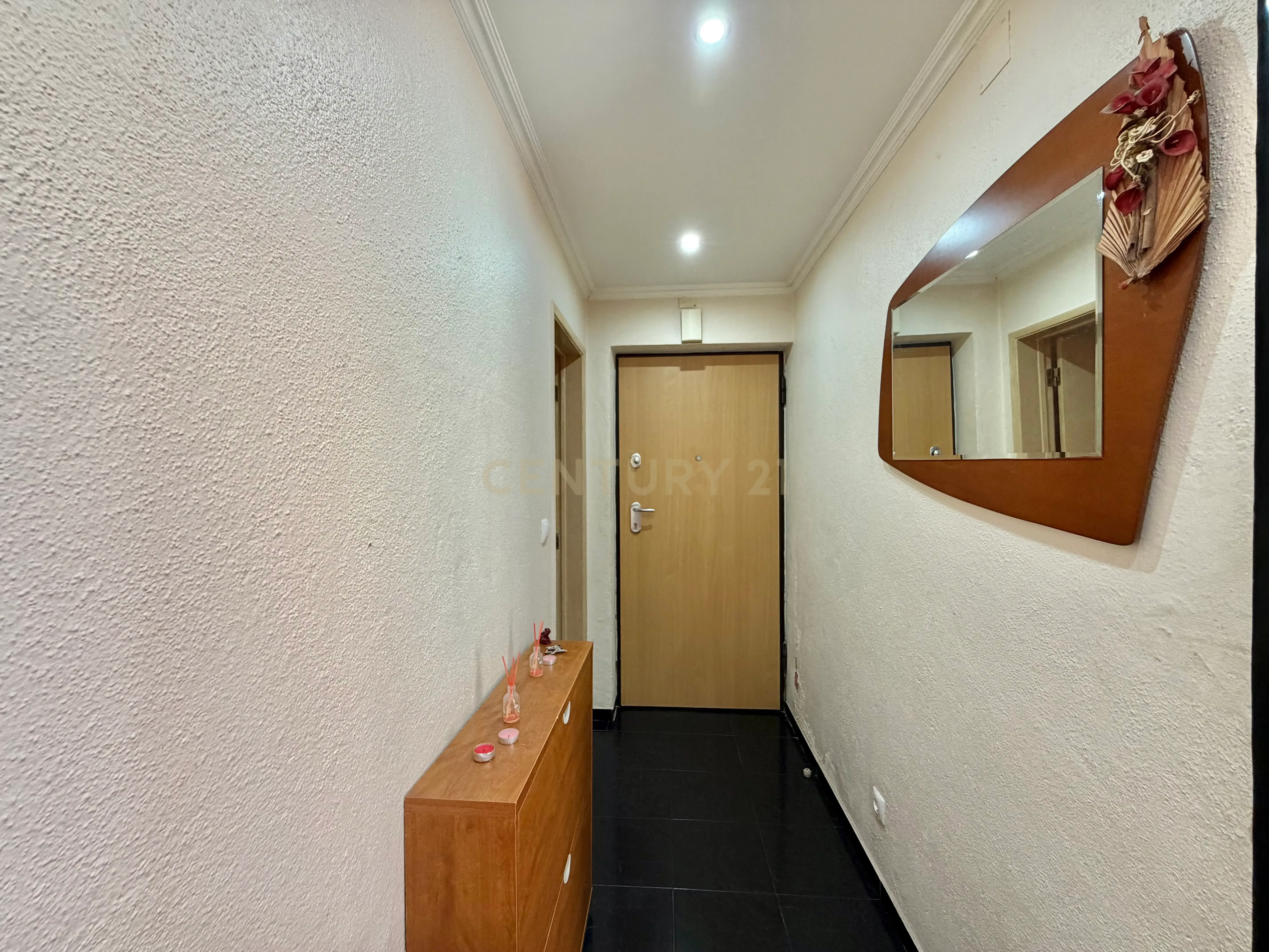 Fotografia 8 de T4 Remodelado no Laranjeiro | Localização Privilegiada e Excelente Potencial de Valorização