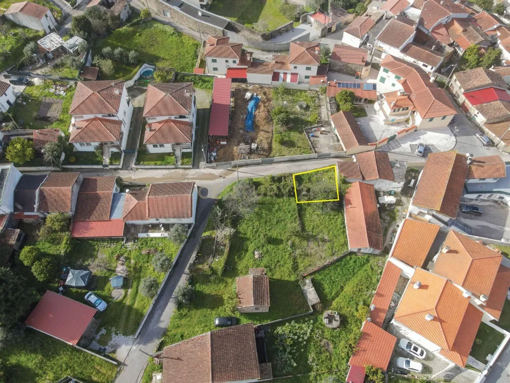 Casa em Ruínas em Miranda do Corvo - Image 10
