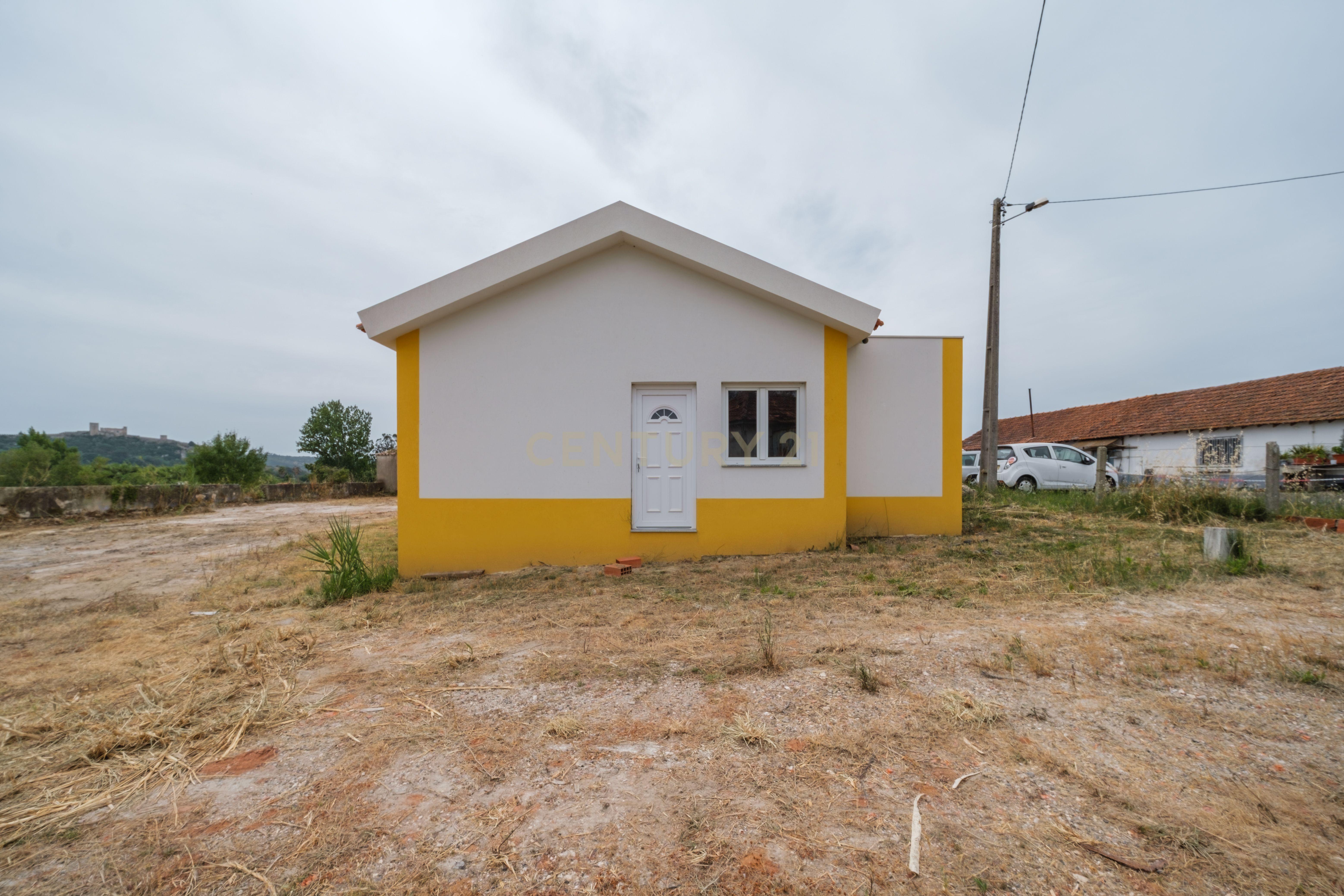 Fotografia 2 de Moradia para Reabilitar com Projeto Aprovado em Óbidos