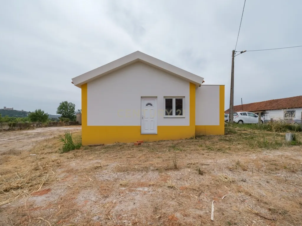 Moradia para Reabilitar com Projeto Aprovado em Óbidos - Image 2