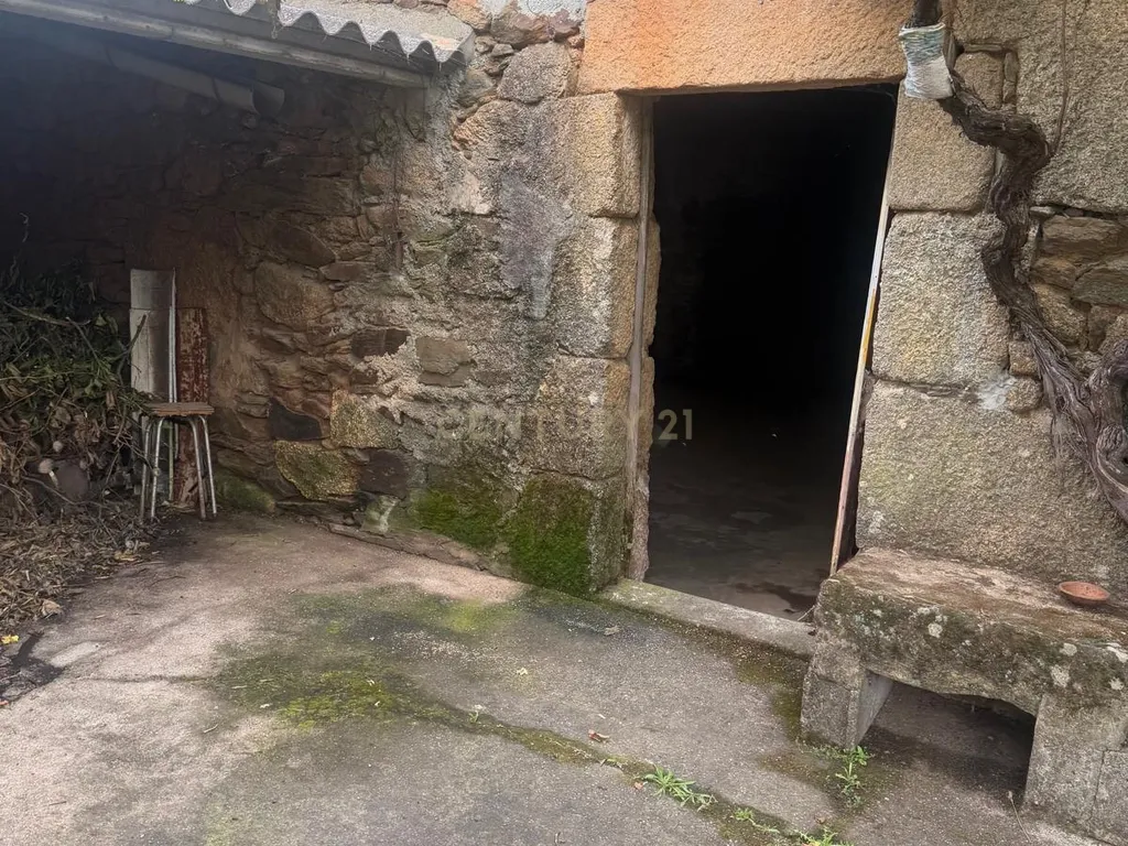 Excelente Oportunidade! Espaçosa Moradia T3 com Terraço em Mata, Castelo Branco - Image 32