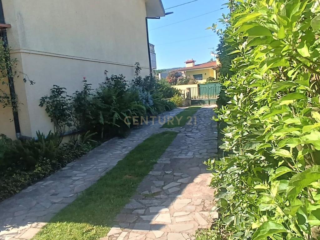 Grande moradia térrea, em Santo Tirso com área de lazer, anexo, jardim e terreno agrícola, Porto - Image 50