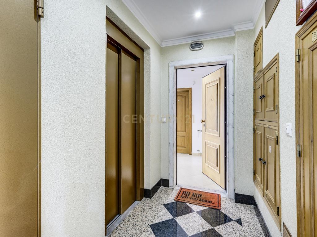 Apartamento T2 C/Elevador em Belas                                                                                                                                                              - Image 19