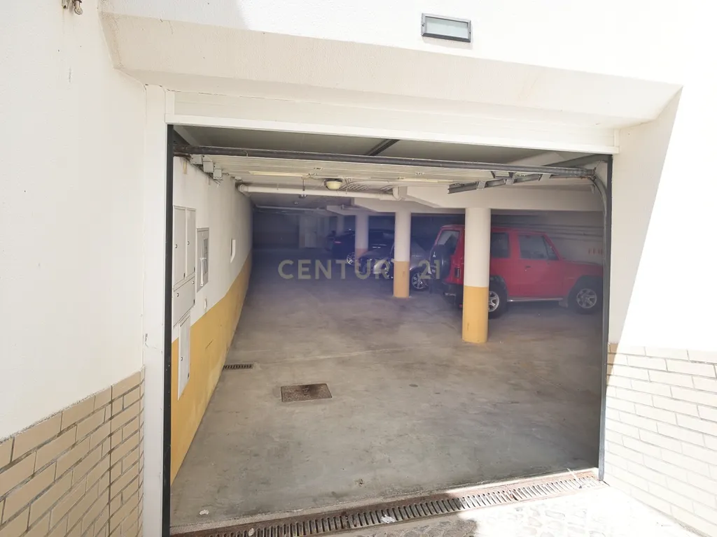 Apartamento T3 Espaçoso e Acolhedor, a Passos do Mar na Nazaré. - Image 23