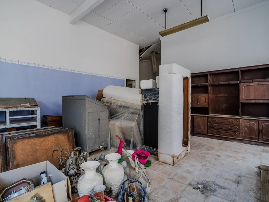 PRÉDIO PARA RECUPERAR, NO CENTRO HISTÓRICO DE PENICHE - Image 71