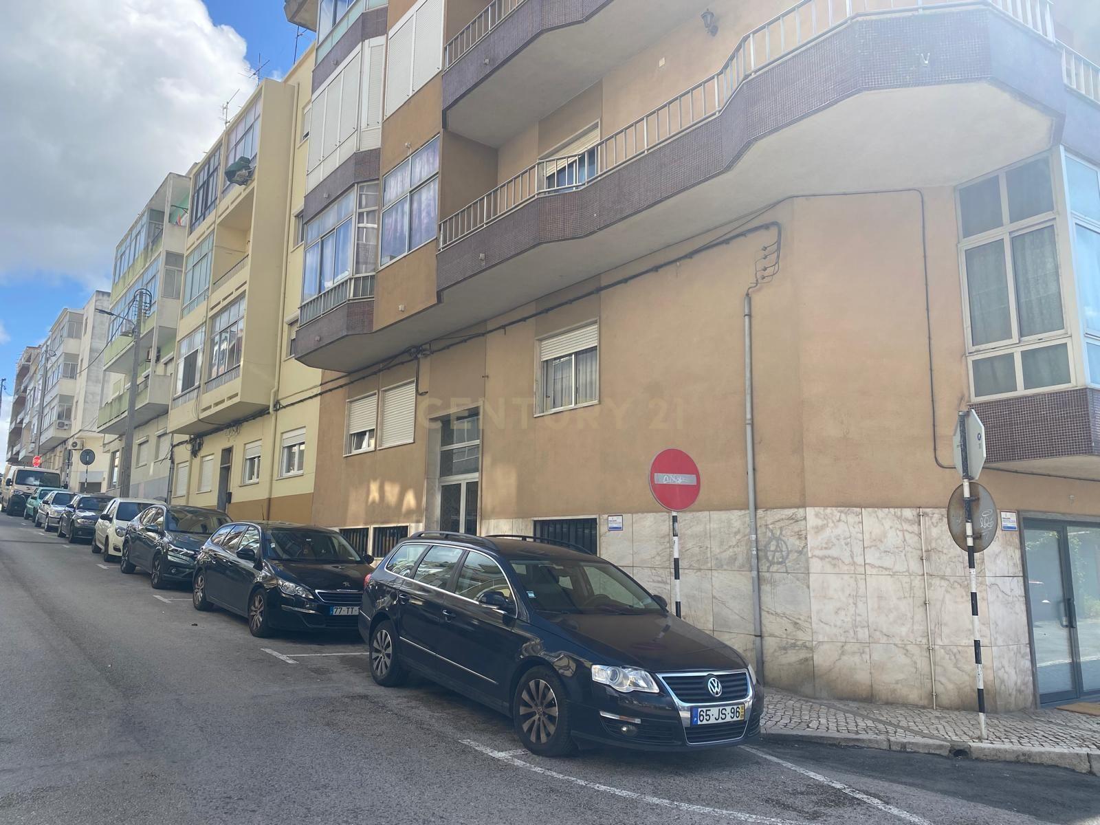 Apartamento T2 para venda -  Arrentela  Bairro Manuel André,  Seixal - Image 17