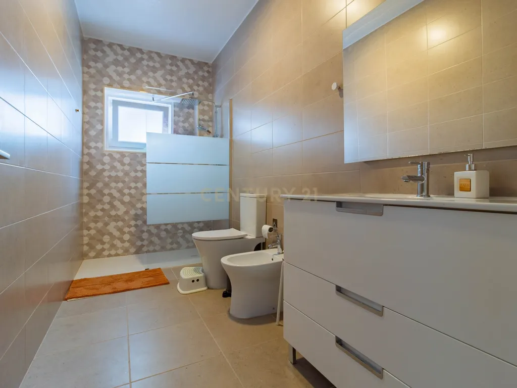 Apartamento T3 Centro da Marinha Grande - Image 7