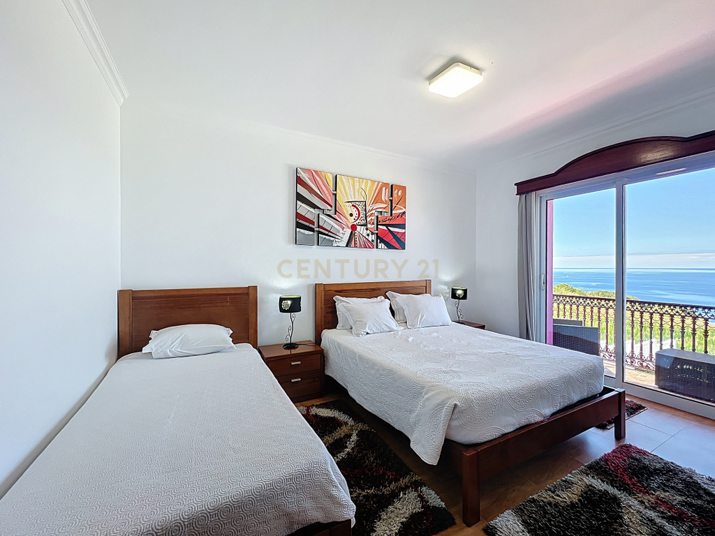 🏡 Moradia Única com Vista Mar — 3 Apartamentos | AL em Funcionamento | Feteiras, Ponta Delgada - Image 8