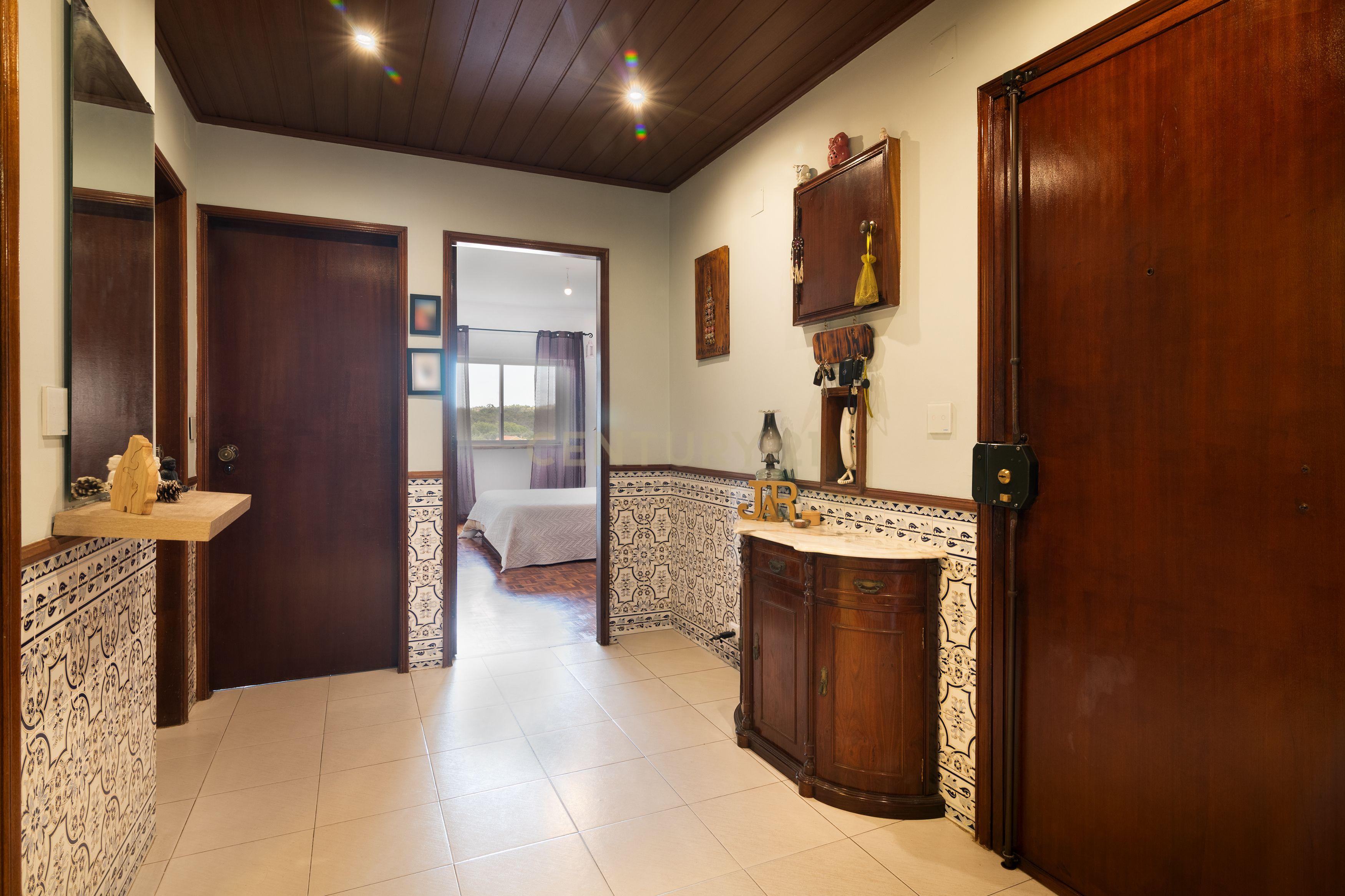 Fotografia 8 de Um apartamento com luz, espaço e a base certa para criar uma casa à sua medida
