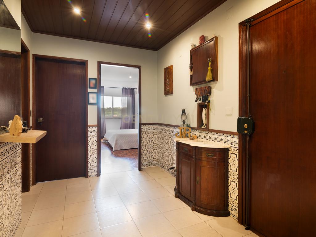 Um apartamento com luz, espaço e a base certa para criar uma casa à sua medida - Image 8