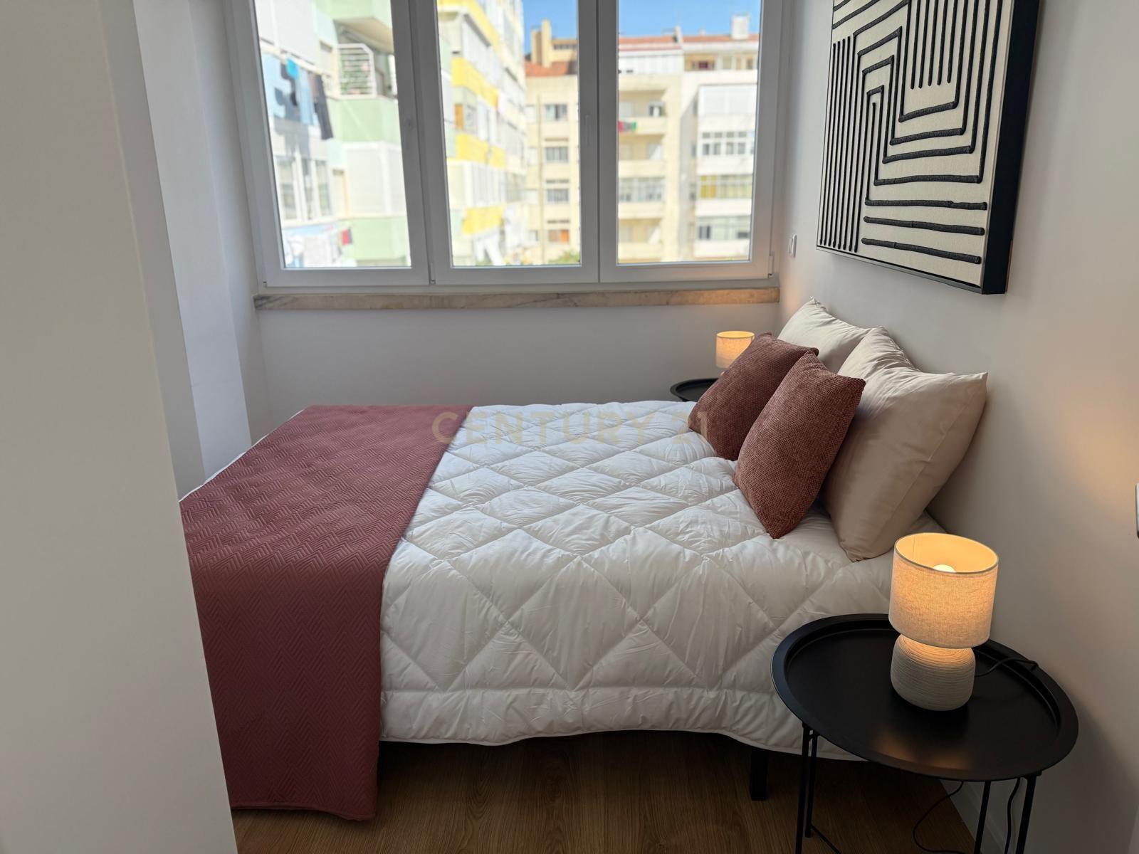 Fotografia 6 de Apartamento T3 Renovado com Suite, Varanda e Cozinha Totalmente Equipada