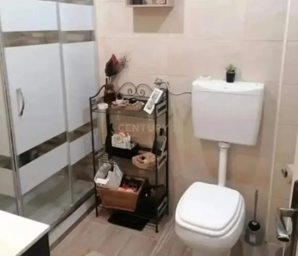 Apartamento T2 renovado em Feijó, Almada - Image 3