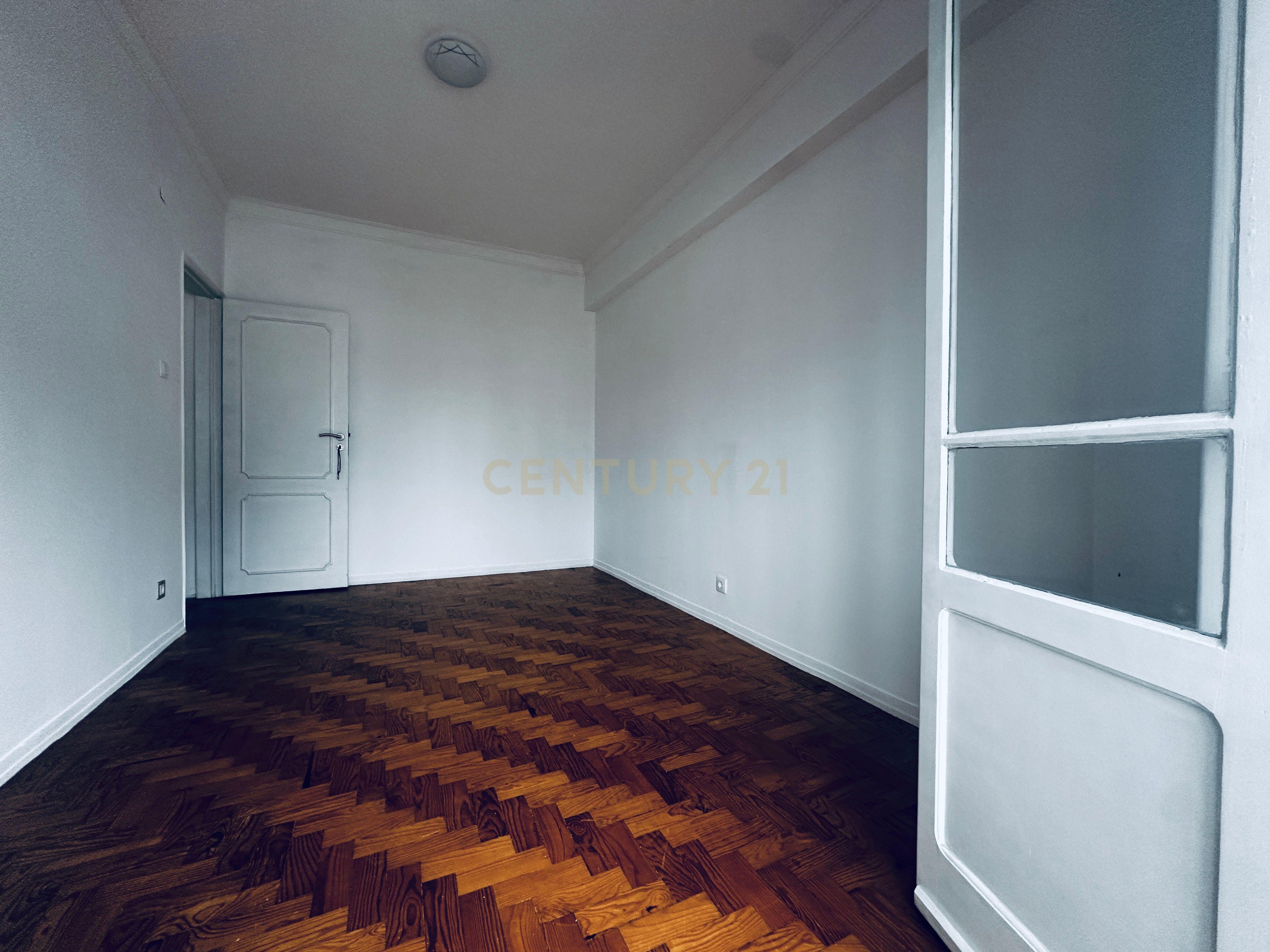 Apartamento T2 em Arrentela - Paio Pires - Seixal - Lisboa - Boa Localização - Image 10