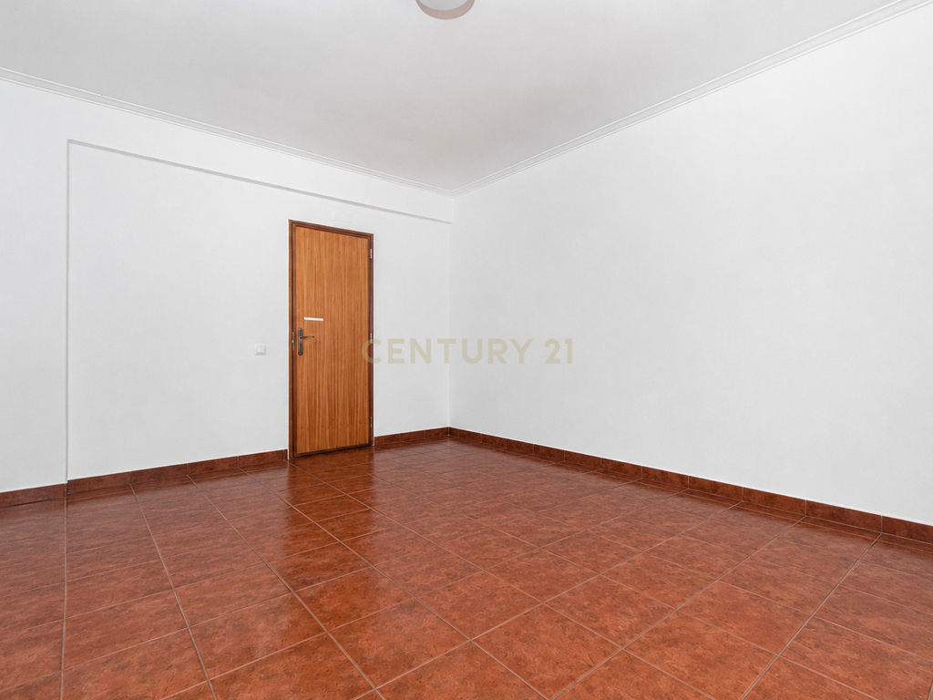 Apartamento T3 no Estoril - Fontaínhas - Image 9