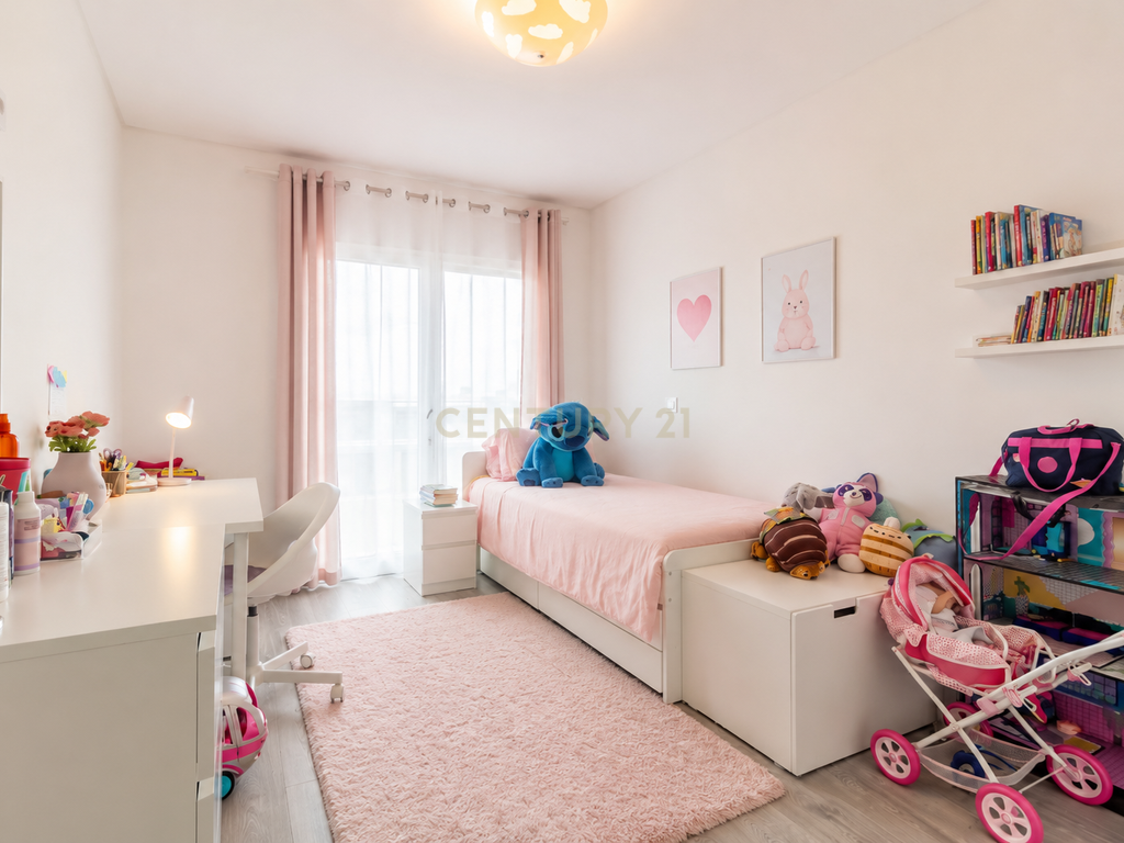 Duplex T4 em Oeiras com terraço e box (3 vagas) - Image 16