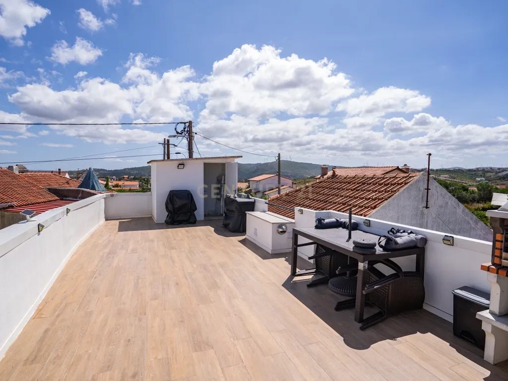 Moradia T3 em Leiria com terraço e churrasqueira - Image 23