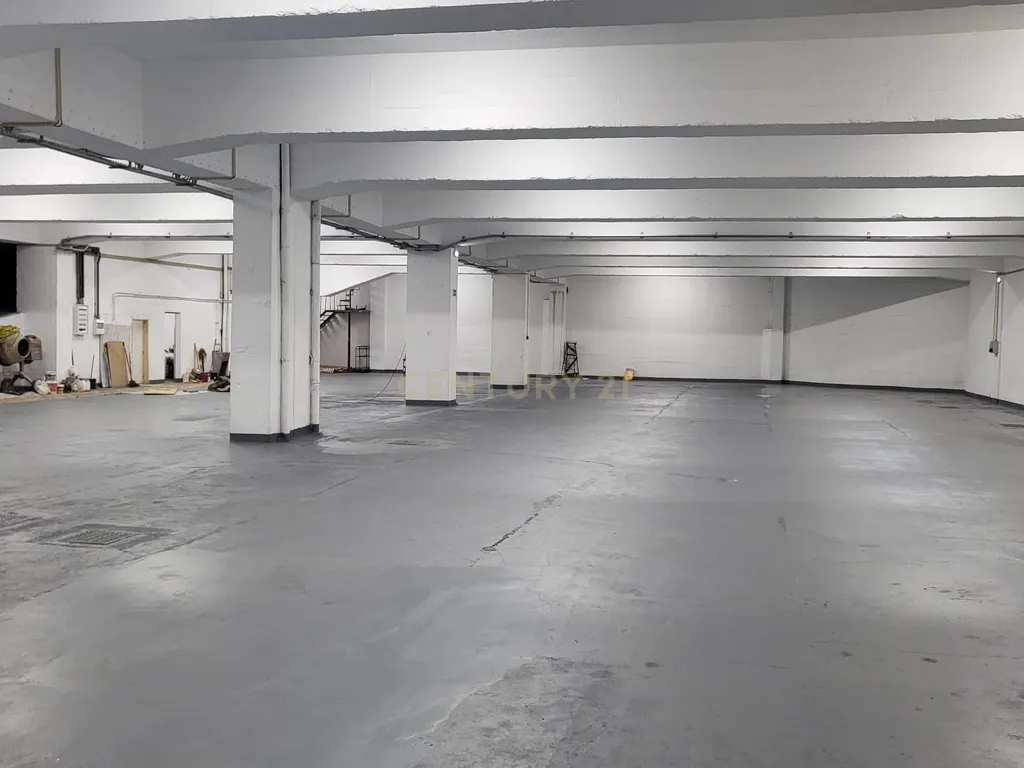 Armazém em Sacavem com 1250 m com uma Rampa para viaturas - Image 10