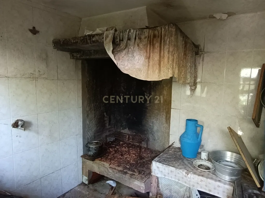 Moradia T2 para recuperar no centro da aldeia de Vale Centeio – Pombalinho - Soure - Image 13