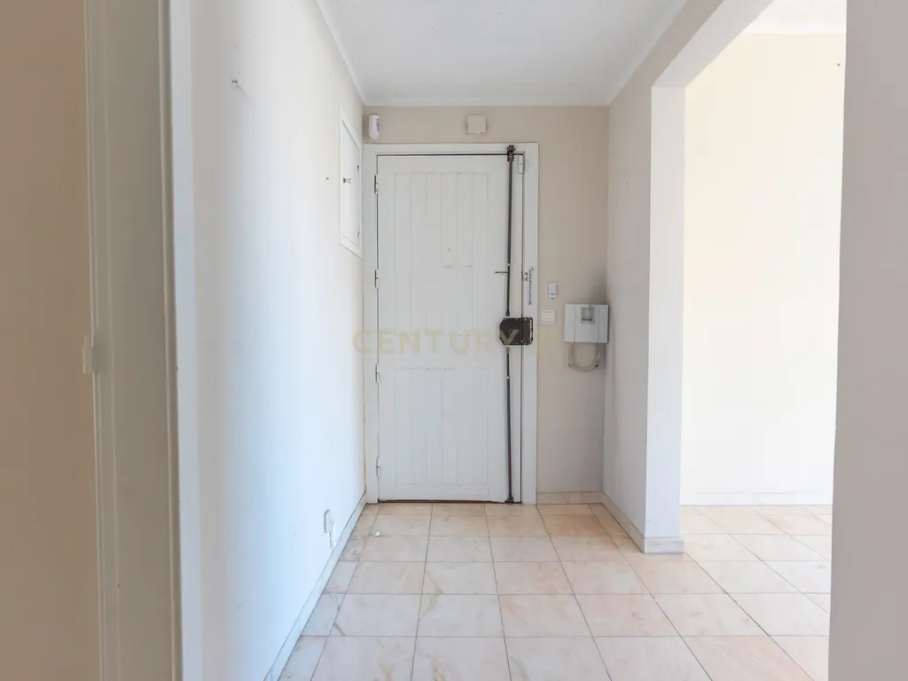 Apartamento T3 com Vista Mar em Oeiras - Image 39