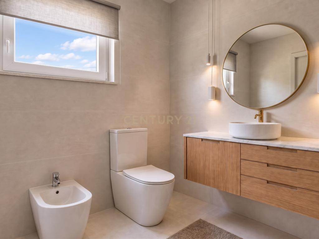 Excelente Apartamento T3 + 1 em remodelação - Image 22