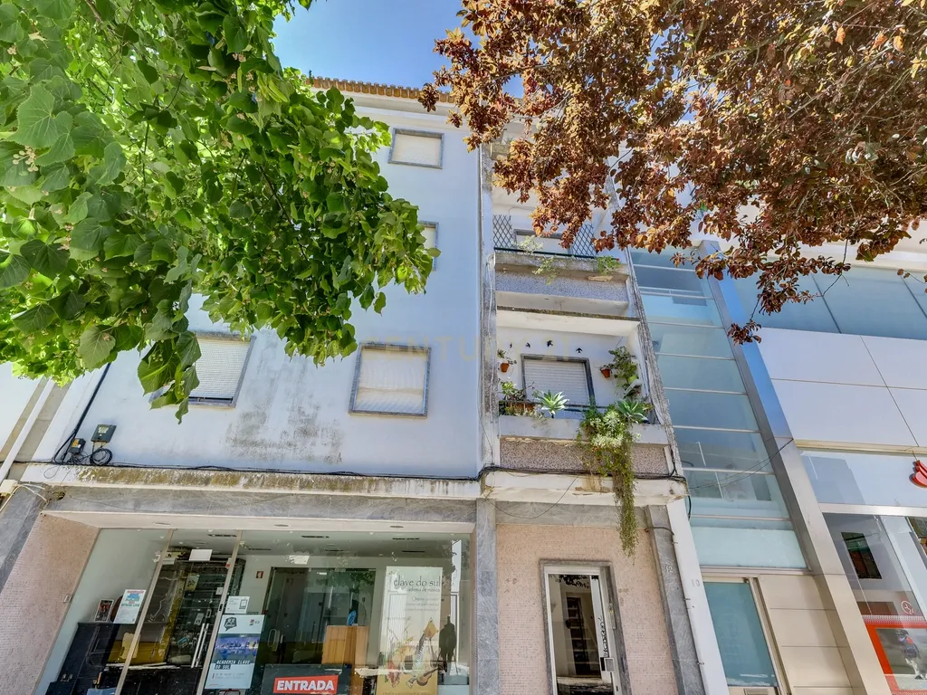 Apartamento T2, Centro de Beja, 74 m2, duas varandas, Arrendado - Image 4