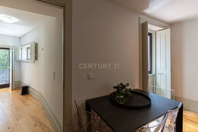 Apartamento T1 de charme com jardim no centro do Porto - Image 15