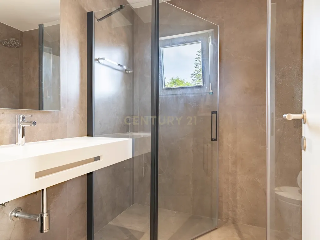Moradia T5 de Luxo com Piscina, Ginásio, Sauna e Garrafeira em Birre, Cascais - Image 42