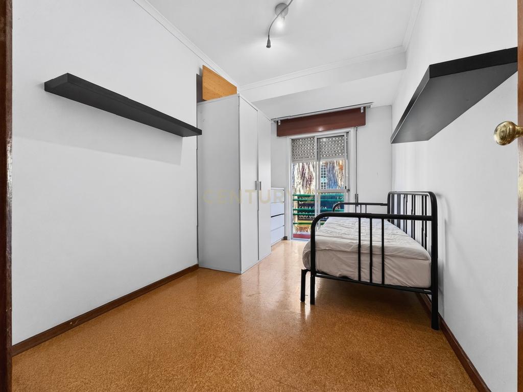 Apartamento T3 Duplex com Vista Desafogada no Monte da Caparica - Image 27