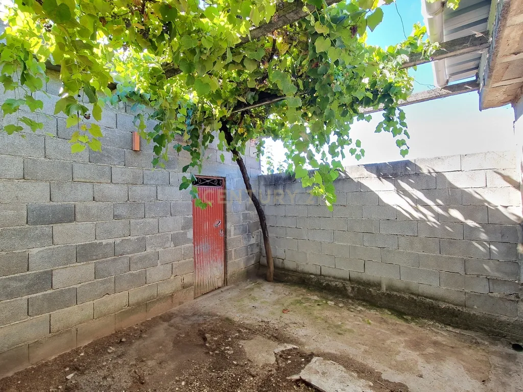 Arrumo em pedra com potencial para habitação – Ótima oportunidade de investimento em Orgens - Viseu - Image 12