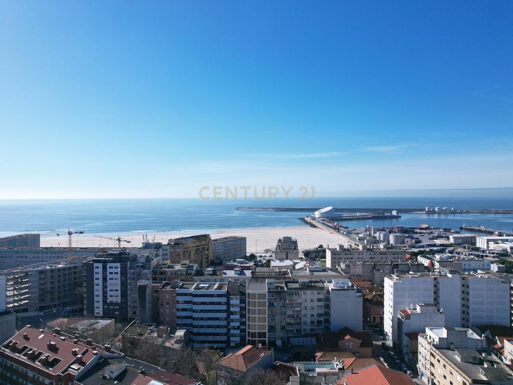 Luxuoso T1 em Matosinhos com Vista Mar e Acabamentos Premium - Image 4