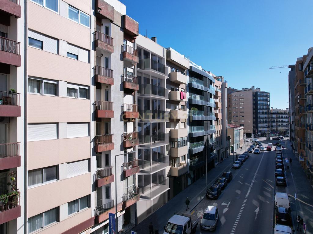 Luxuoso T1 em Matosinhos com Vista Mar e Acabamentos Premium - Image 8