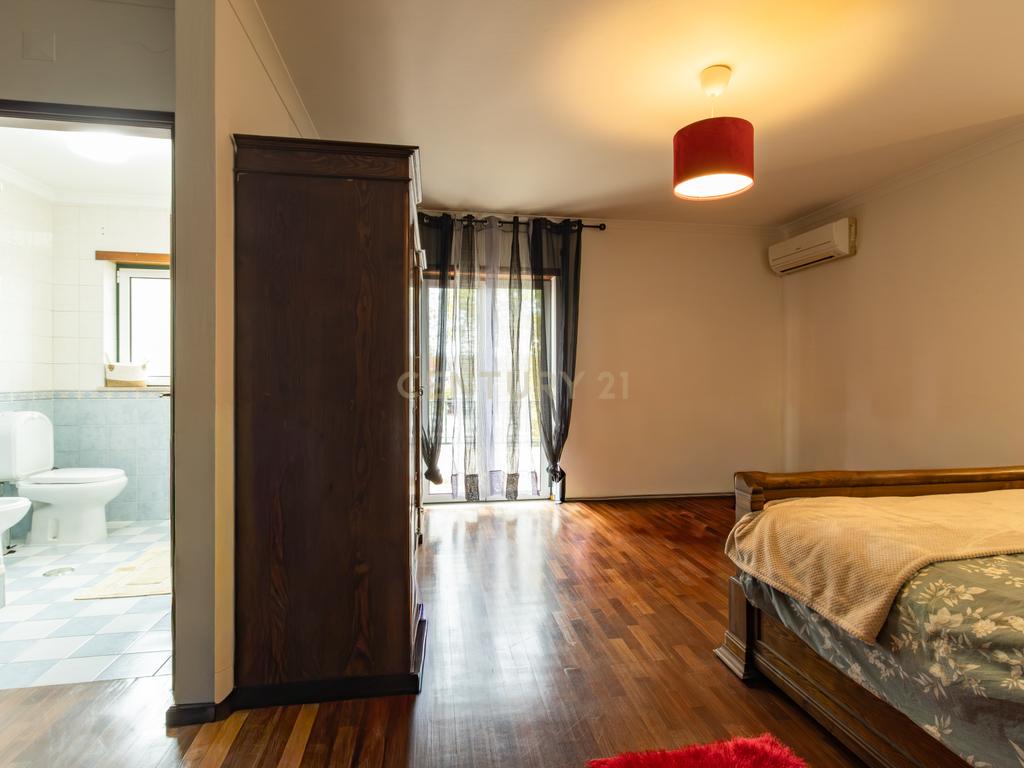 Excelente Moradia T4 - Image 21