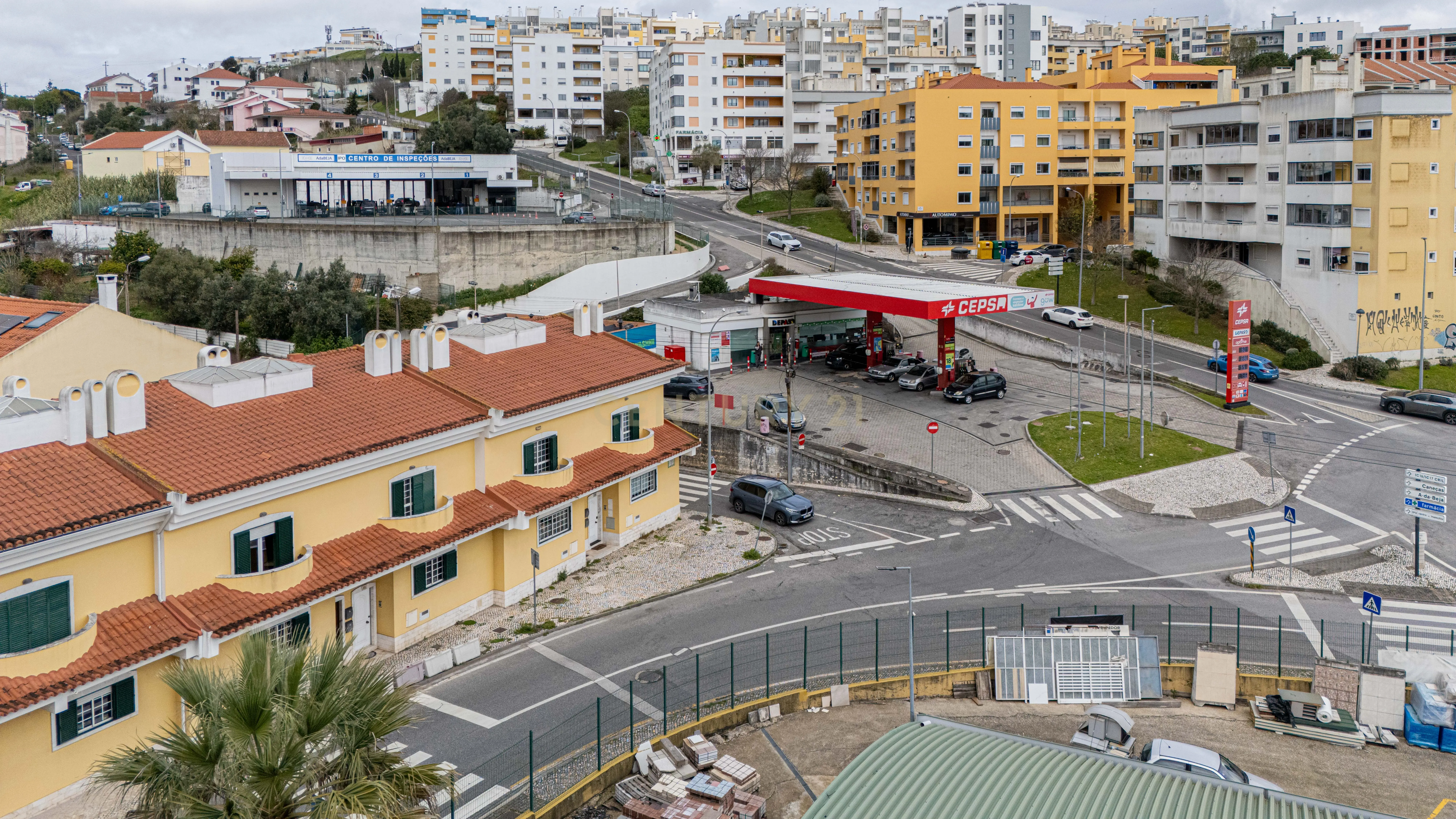 Moradia T3 + 2 com garagem (A-da-Beja/ Amadora)   - Image 39