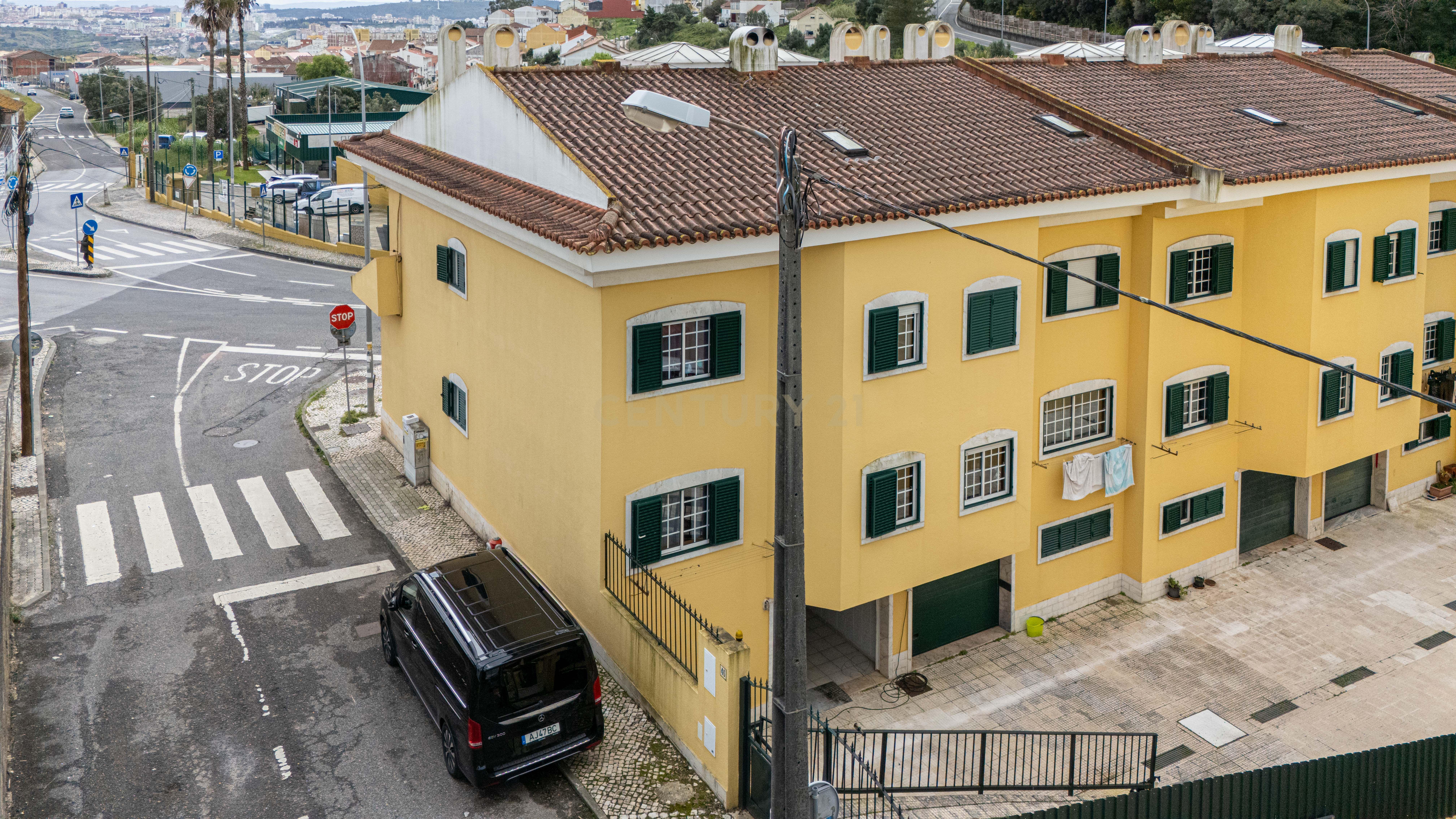 Moradia T3 + 2 com garagem (A-da-Beja/ Amadora)   - Image 42
